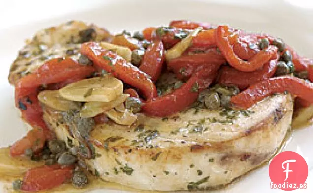 Pez Espada A La Parrilla Con Salsa De Pimiento Rojo Con mantequilla Dorada