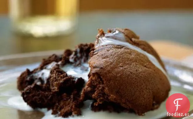 Soufflé Doble de Chocolate con Salsa Natillas de Vainilla