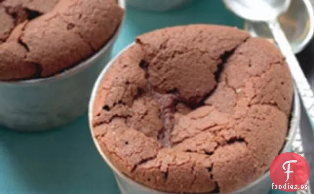 Pastel de Soufflé de Chocolate Doble