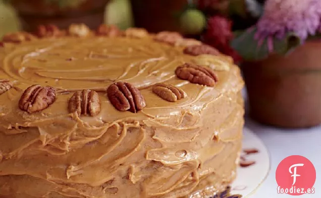 Pastel de Nueces con Glaseado de Caramelo