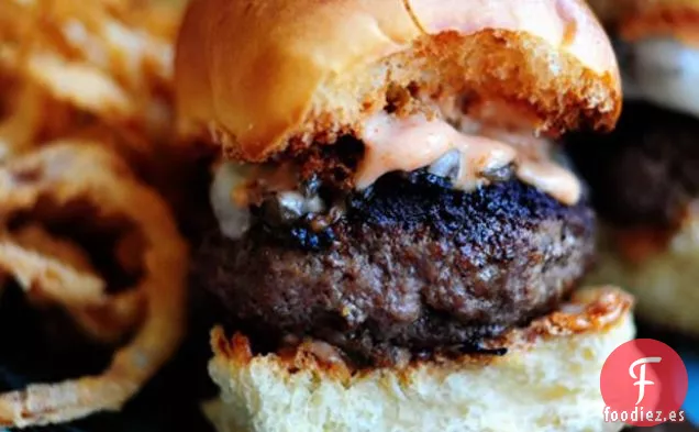 Sliders De Champiñones Y Suizos Con Salsa Picante Para Freír