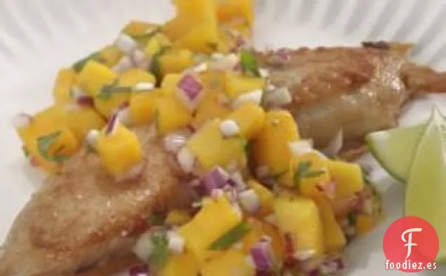 Tilapia Rebozada con Cerveza con Salsa de Mango