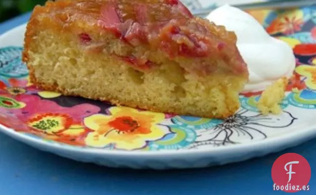 Pastel de Ruibarbo Al Revés