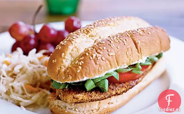 Sándwiches de Tilapia con Costra de Harina de Maíz con Mantequilla de Lima