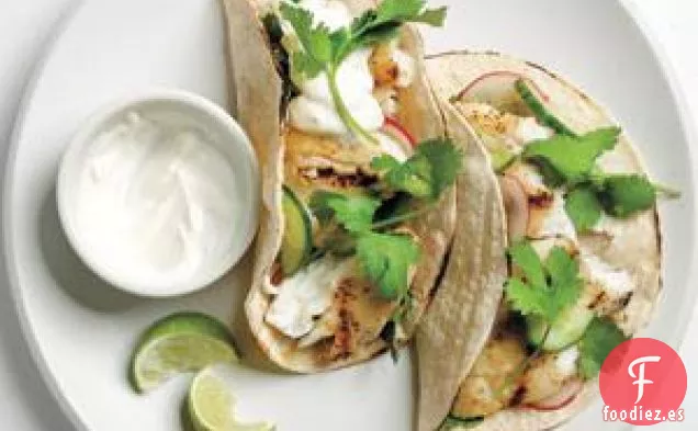Tacos De Pescado Con Condimento De Pepino