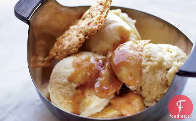 Helados de Tarta de Manzana con Trozos de Corteza de Queso Cheddar