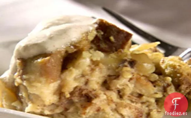 Budín de Pan de Manzana y Canela con Salsa de Ginger Ale