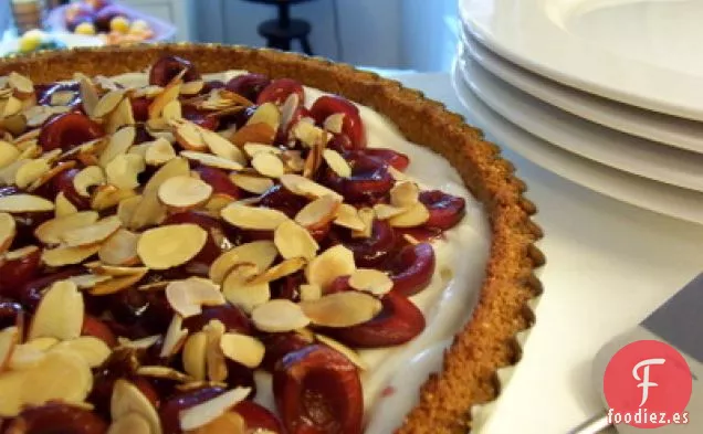 Tarta de Cereza Fresca y Almendras Tostadas