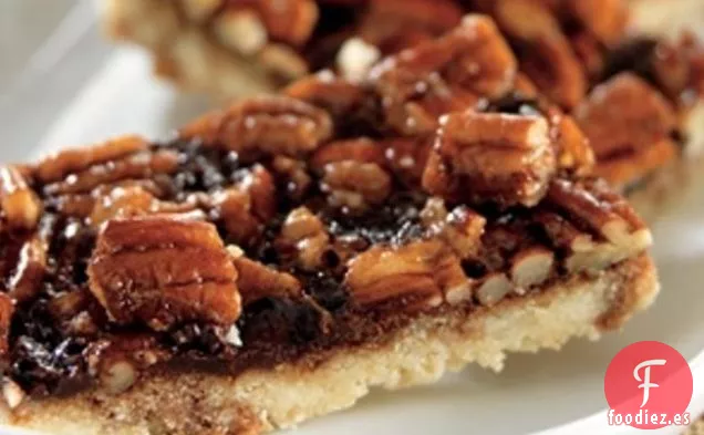 Barras de Pastel de Pacanas con Dulce de Chocolate