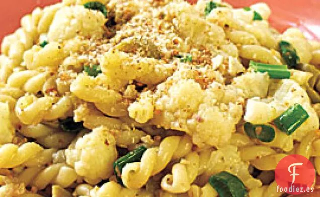 Gemelli Con Coliflor, Cebolletas y Aceitunas Verdes
