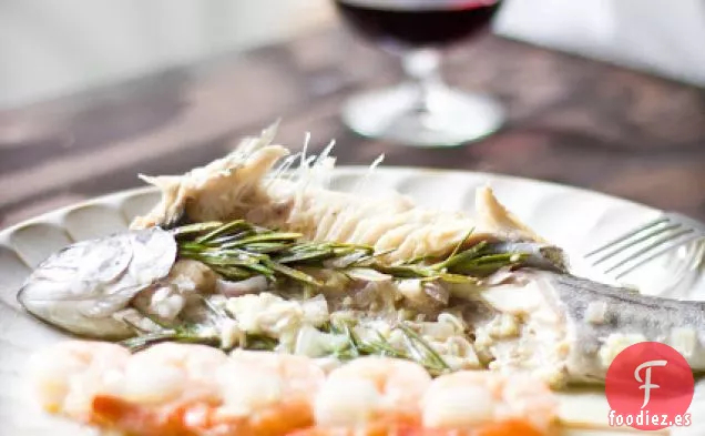 Trucha Asada Con Aceite De Oliva De Naranja Sanguina Y Brochetas De Camarones