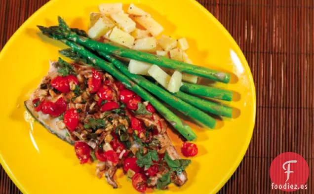 Trucha Al Horno Con Champiñones Shiitake Y Tomates