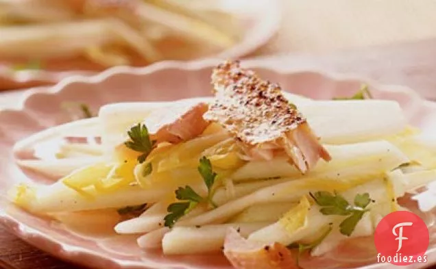 Ensalada de Endibia y Manzana con Trucha Ahumada