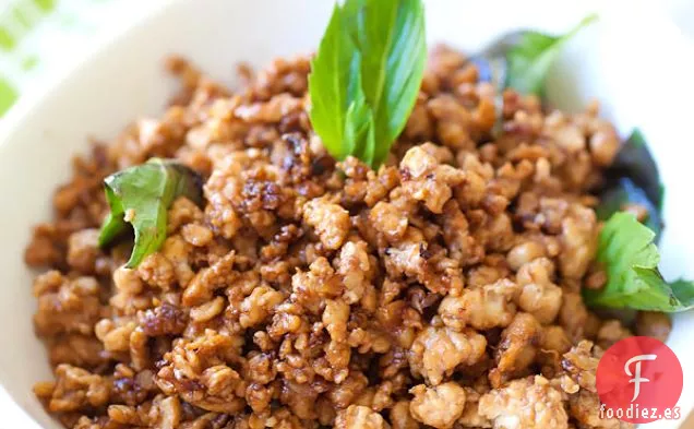 Receta de pollo con Albahaca Tailandesa (gai Pad Krapow)