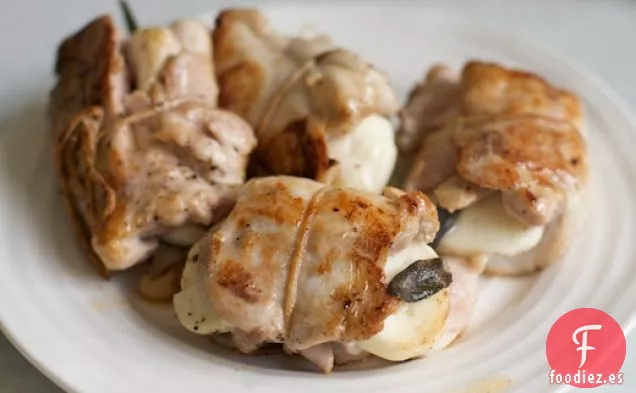 Muslos De Pollo Con Calabacín, Halloumi Y Miel