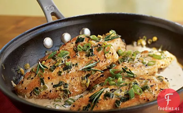 Pollo con Salsa de Romero