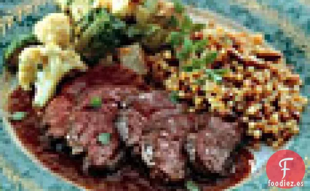 Pechugas de Pato de Berbería con Salsa de Granada y Vino