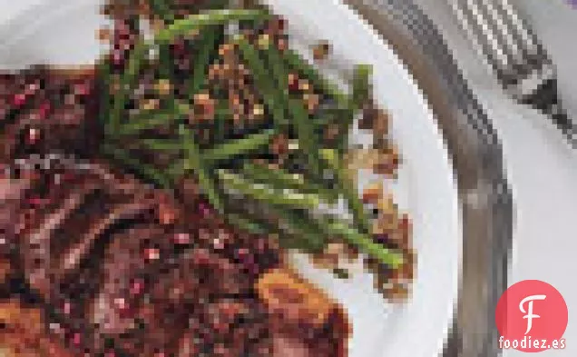 Pechugas de Pato Asadas con Salsa de Granada y Chile