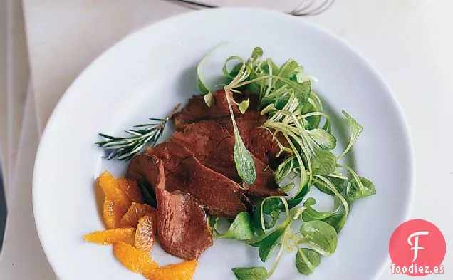 Pato Ahumado de Mazzio con Ensalada de Mandarina y Romero