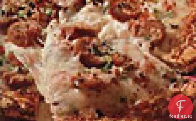 Pizza De Salchicha De Pato Con Cebollas Verdes Y Tomate