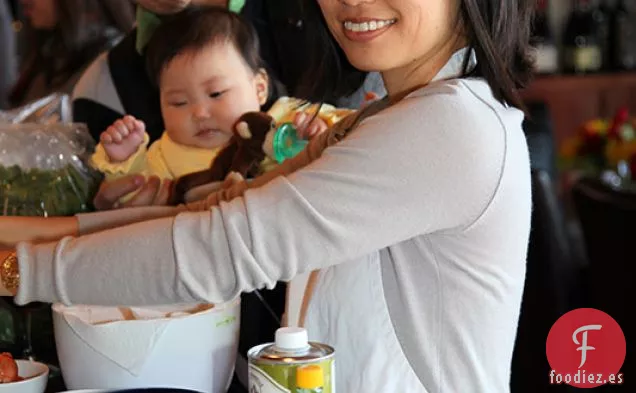 Rollitos de Primavera Confitados de Pato de Cinco especias Con Compota De Cereza Agria y Soja