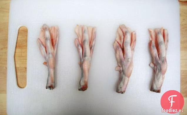 Las Partes Desagradables: Del Pico A La Garra, Las Patas De Pollo Y Pato Al Vapor