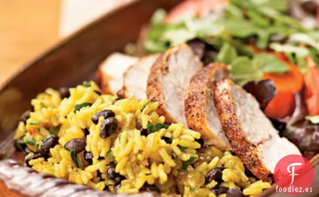 Pavo Sazonado con Frijoles Negros y Arroz Amarillo