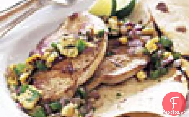 Chuletas de Pavo Chipotle con Salsa de Maíz Carbonizado