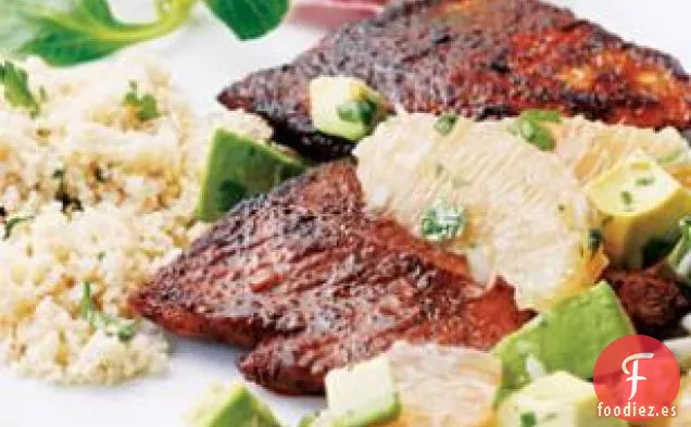 Pavo Con Especias Del Norte De África Con Salsa De Aguacate y pomelo