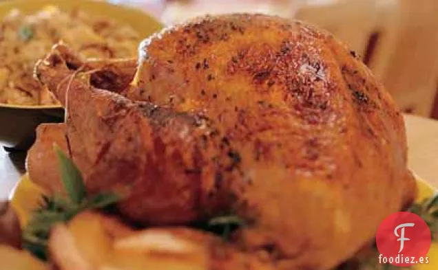 Pavo Ahumado Frotado con Especias con Relleno de Pera Asada y Jarabe de Arándano