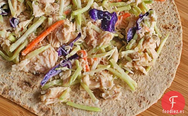 Envoltura de atún crujiente saludable de regreso a la escuela