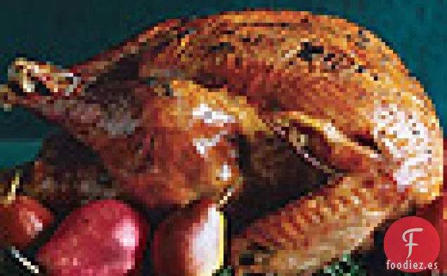 Pavo Asado con Mantequilla de Trufa Negra y Salsa de Vino Blanco