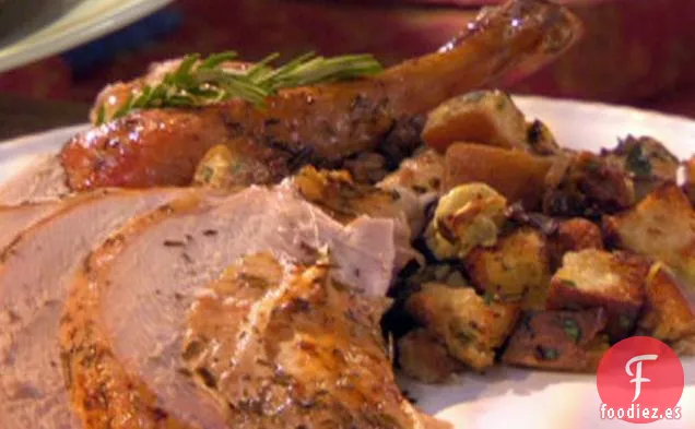 Pavo Asado con Relleno de Salchicha de Alcachofa