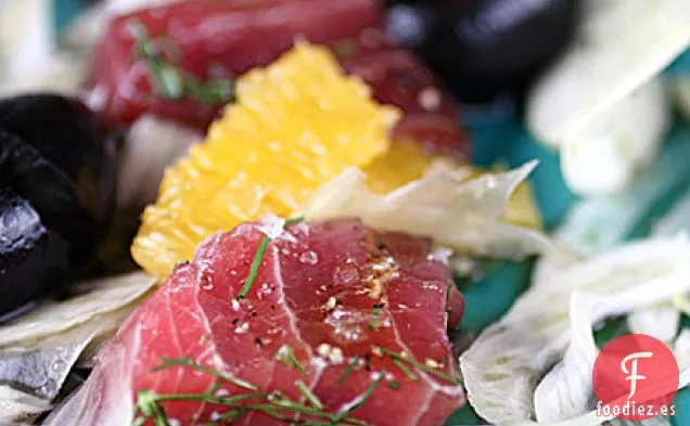 Atún Ligeramente Curado Con Aceitunas, Naranja E Hinojo Afeitado