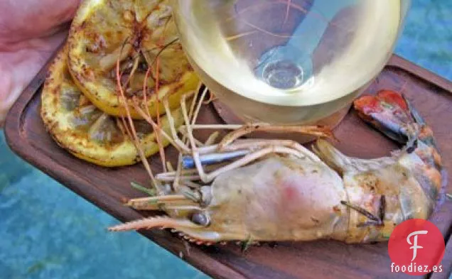 Gambas A La Parmesana Con Ajo Y Rodajas De Limón A La Parrilla