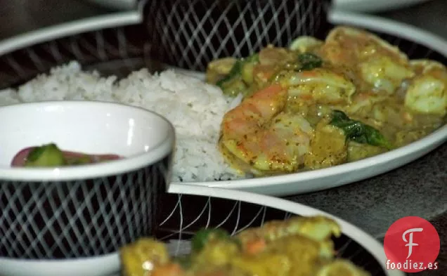 Curry Verde De inspiración Tailandesa Con Piña Y Gambas
