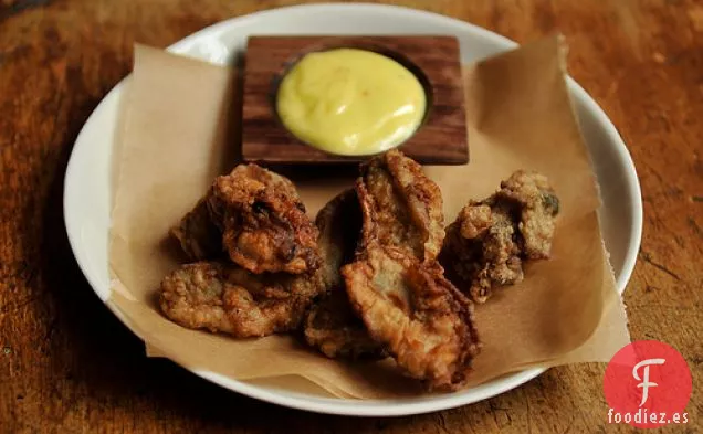 Ostras Fritas Con Alioli De Azafrán