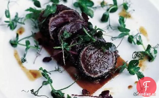 Atún A La Brasa Con Mooli Marinado y Jengibre En Escabeche