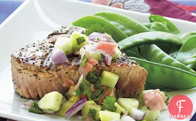 Filetes de Atún a la Parrilla con Condimento de Jengibre Encurtido con Pepino