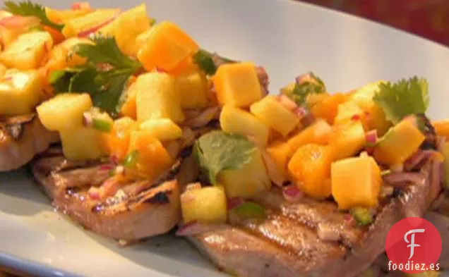 Atún a la Parrilla con Salsa de Piña y Papaya Caliente