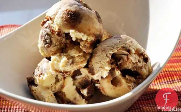 Helado de Remolino de Caramelo de Mantequilla de Maní