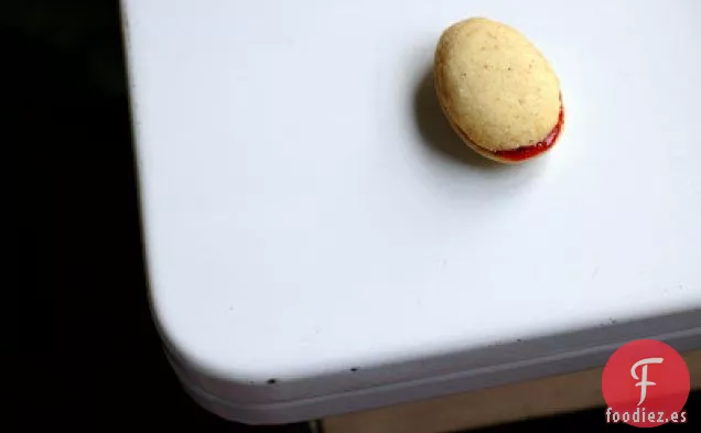 Galletas De Cuchara De Mantequilla Marrón Con Mermelada