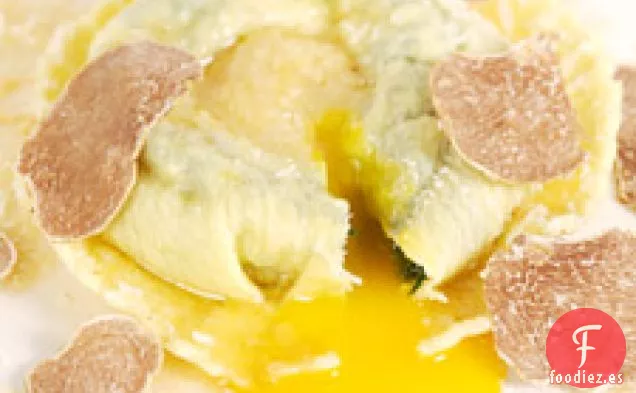 Raviolo Con Mantequilla De Trufa De Yema De Huevo