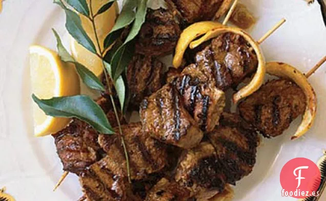 Kebabs De Cordero Marinados Con Yogur Con Mantequilla De Limón