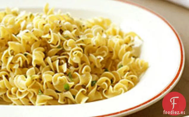 Fideos De Huevo En Mantequilla De Alcaravea