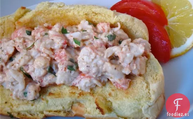 Ensalada De Gambas De Bahía Vieja En Rollos De Perritos Calientes Con Mantequilla