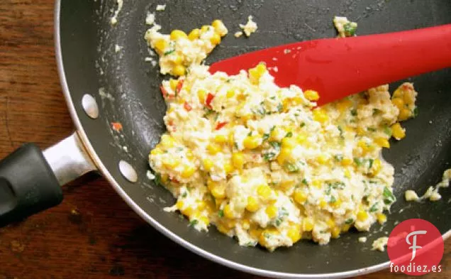 Huevos Revueltos Con Maíz Fresco