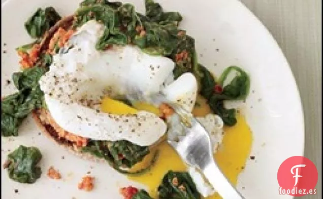 Huevos Florentina Con Pesto De Tomate Secado Al Sol