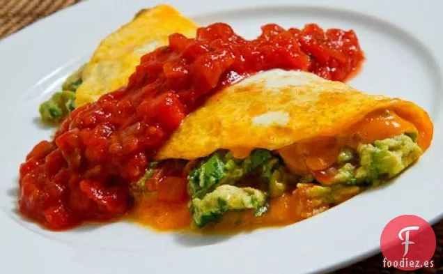 Tortilla de Guacamole con Salsa