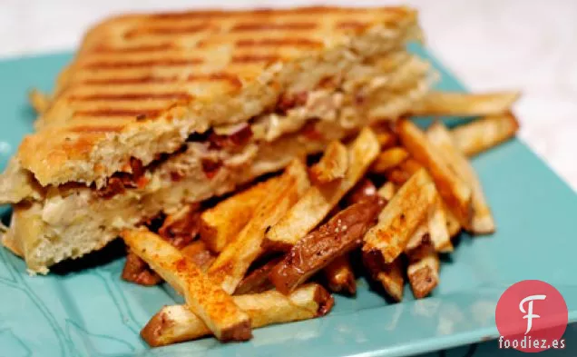 Panini De Atún Y Alcachofa Sobre Focaccia De Hinojo Casera